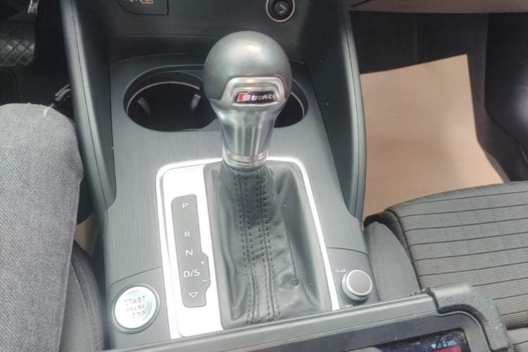 Used Audi A3 2019 Limousine 40 TFSI Sport Version China V Emission Standard Gear Lever