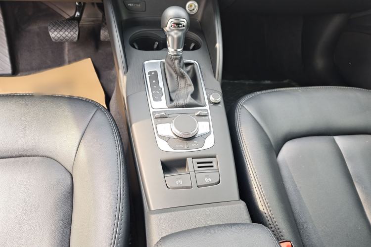 Used Audi A3 2019 Limousine 35 TFSI Ambition China V Gear Lever