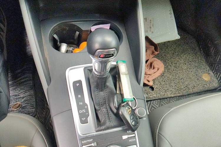 Used Audi A3 2019 Limousine 35 TFSI Fashion Edition China V standard Gear Lever