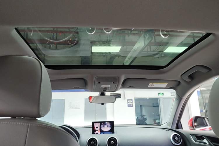 Used Audi A3 2019 Sportback 35 TFSI Fashion Edition China VI Emission Standard Headliner
