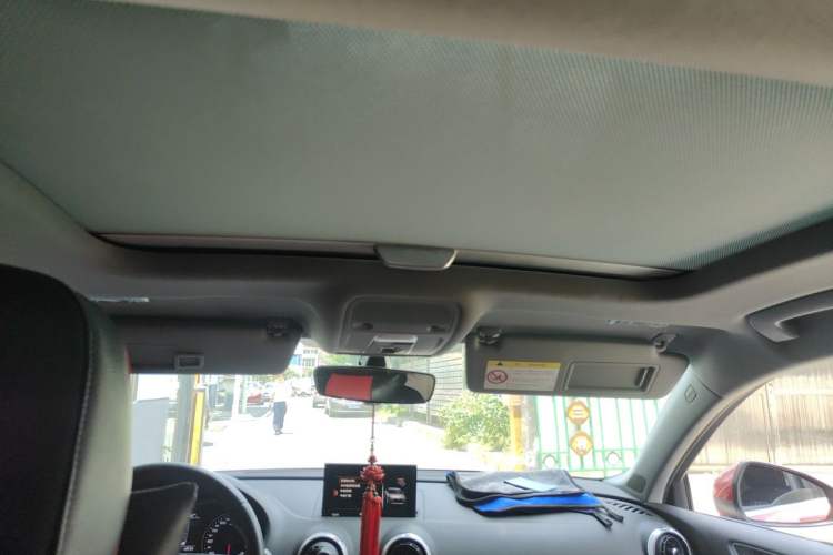 Used Audi A3 2019 Limousine 35 TFSI Fashion Edition China VI Emission Standard Headliner