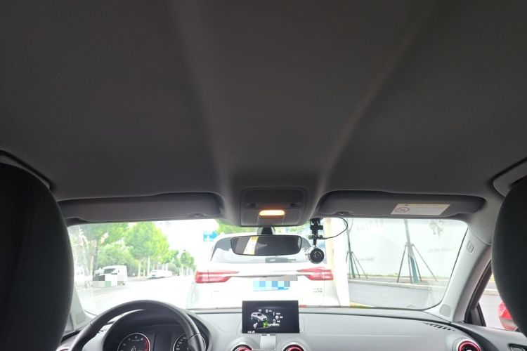 Used Audi A3 2019 Sportback 35 TFSI Ambition China VI Headliner