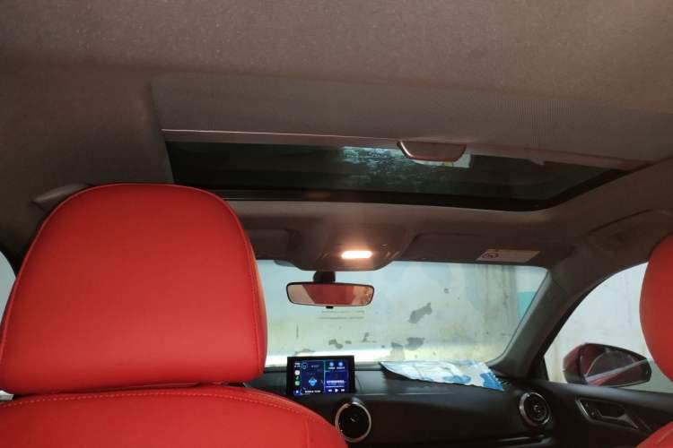 Used Audi A3 2019 Sportback 35 TFSI Fashion Edition China VI Emission Standard Headliner