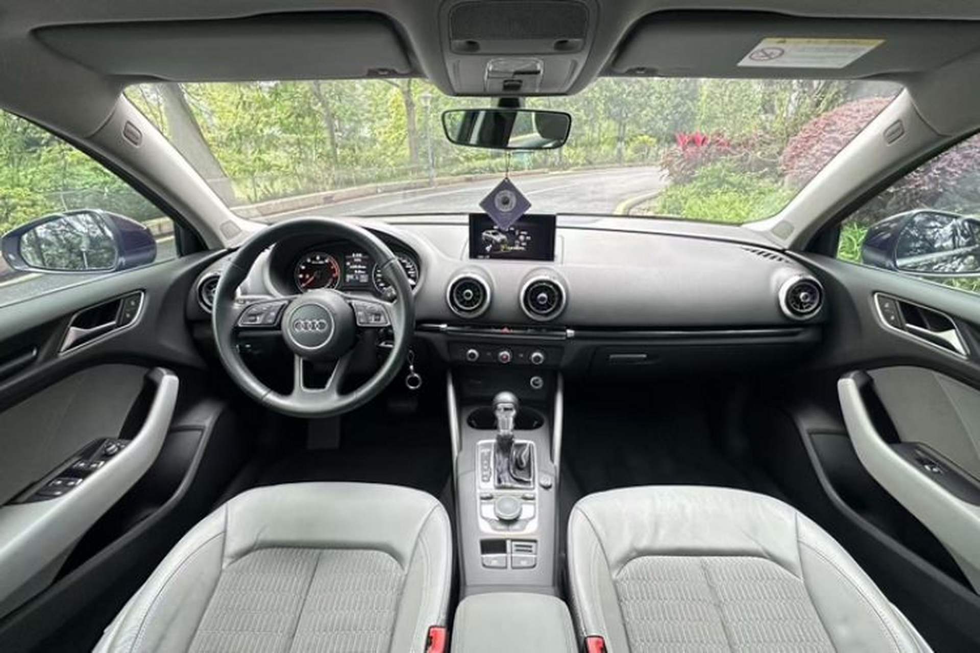 Used Audi A3 2019 Limousine 35 TFSI Fashion Edition China VI Emission Standard Interior 2