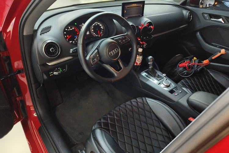 Used Audi A3 2019 Limousine 35 TFSI Ambition China VI Interior 2