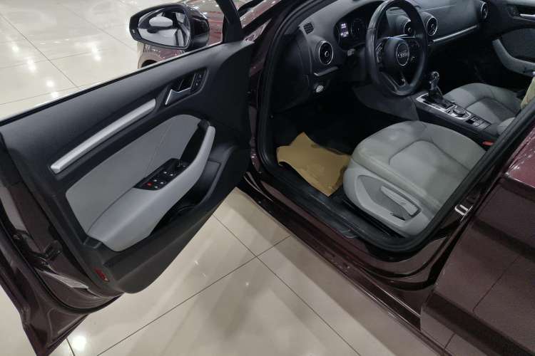 Used Audi A3 2019 Limousine 35 TFSI Ambition China VI Interior 3