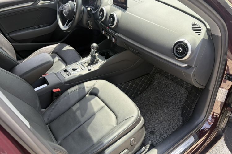 Used Audi A3 2019 Sportback 35 TFSI Style Edition China VI Emission Standard Interior 4