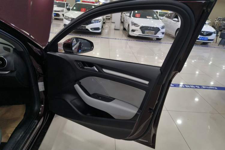 Used Audi A3 2019 Limousine 35 TFSI Ambition China VI Interior 5