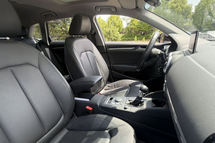 Used Audi A3 2019 Sportback 35 TFSI Style Edition China VI Emission Standard Interior 6