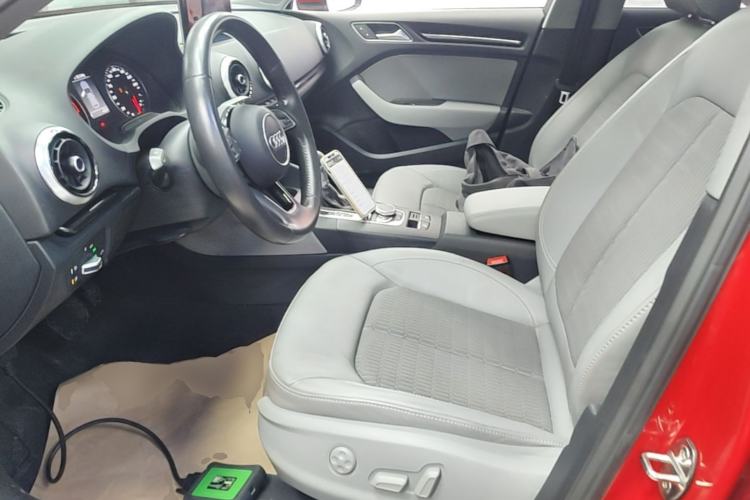 Used Audi A3 2019 Sportback 35 TFSI Fashion Edition China VI Emission Standard Left Front Seat