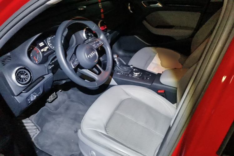 Used Audi A3 2019 Limousine 35 TFSI Fashion Edition China VI Emission Standard Left Front Seat