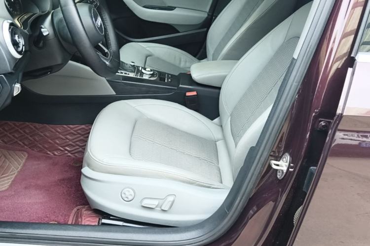 Used Audi A3 2019 Limousine 35 TFSI Fashion Edition China VI Emission Standard Left Front Seat