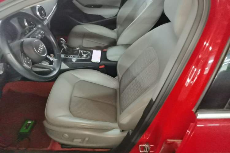 Used Audi A3 2019 Sportback 35 TFSI Fashion Edition China VI Emission Standard Left Front Seat