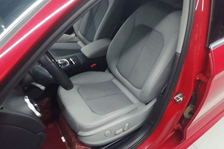 Used Audi A3 2019 Limousine 35 TFSI Fashion Edition China VI Emission Standard Left Front Seat