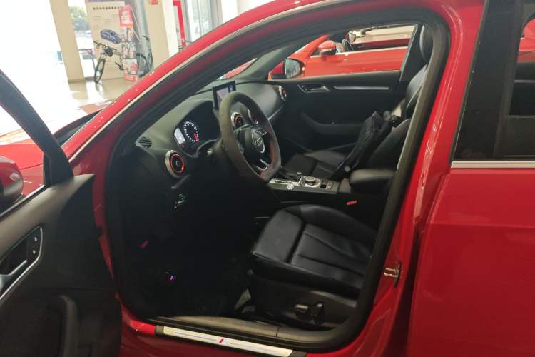 Used Audi A3 2019 Sportback 35 TFSI Sporty Version China VI Left Front Seat