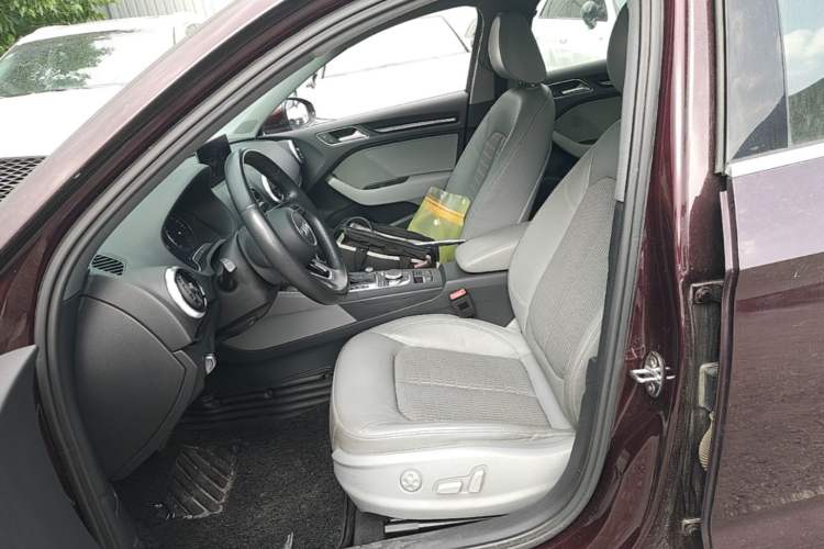 Used Audi A3 2019 Limousine 35 TFSI Fashion Edition China VI Emission Standard Left Front Seat