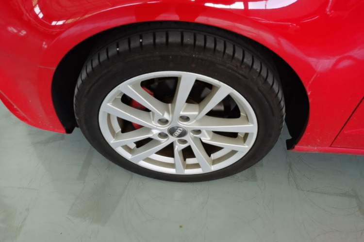Used Audi A3 2019 Sportback 35 TFSI Ambition China VI Left Front Wheel Hub