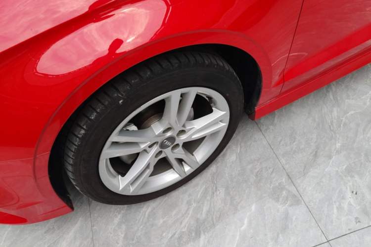 Used Audi A3 2019 Limousine 35 TFSI Fashion Edition China V standard Left Front Wheel Hub