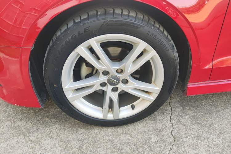 Used Audi A3 2019 Limousine 35 TFSI Fashion Edition China V standard Left Front Wheel Hub
