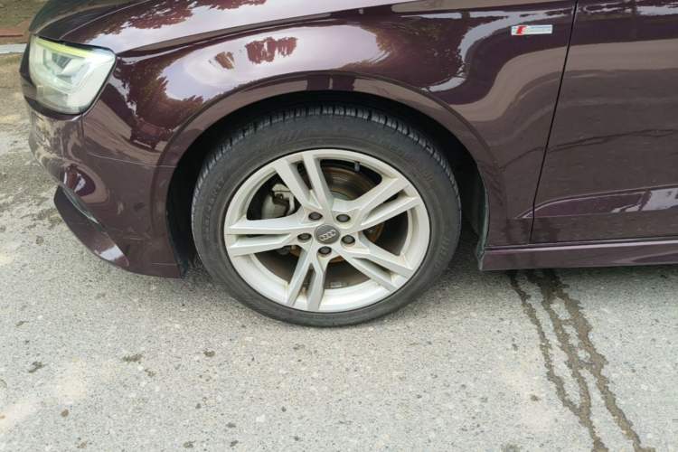 Used Audi A3 2019 Limousine 35 TFSI Fashion Edition China V standard Left Front Wheel Hub