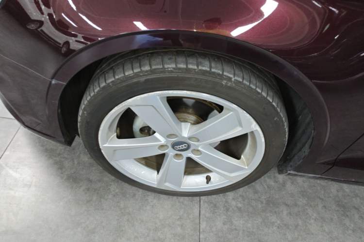 Used Audi A3 2019 Limousine 35 TFSI Style Version China V Emission Standard Left Front Wheel Hub