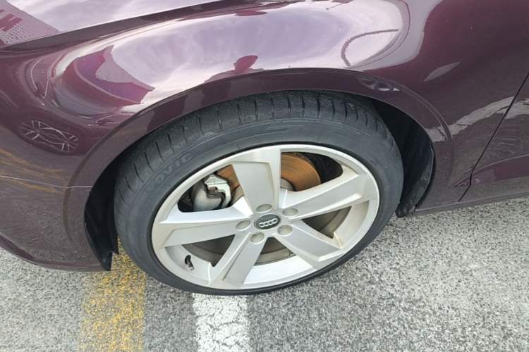 Used Audi A3 2019 Limousine 35 TFSI Style Edition China VI Emission Standard Left Front Wheel Hub