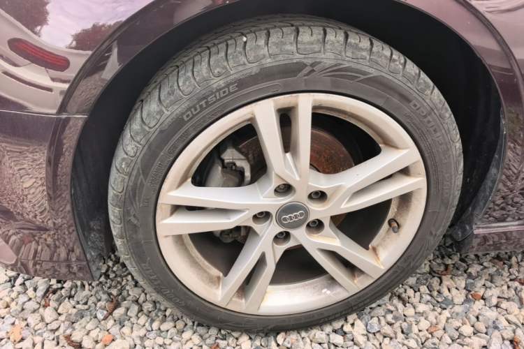 Used Audi A3 2019 Limousine 35 TFSI Fashion Edition China V standard Left Front Wheel Hub