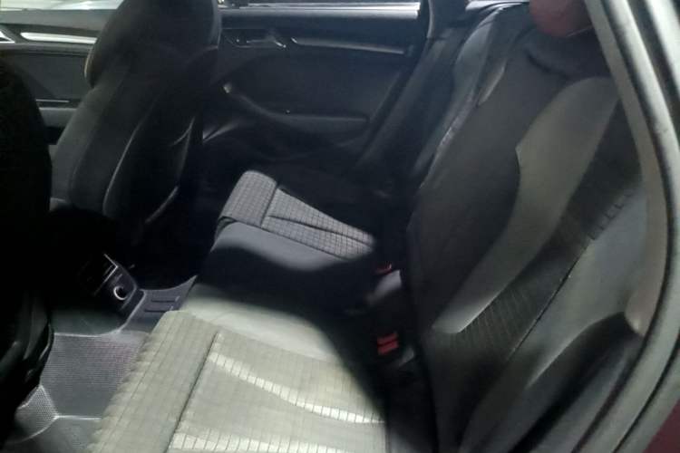 Used Audi A3 2019 Sportback 35 TFSI Sporty Version China VI Left Rear Seat
