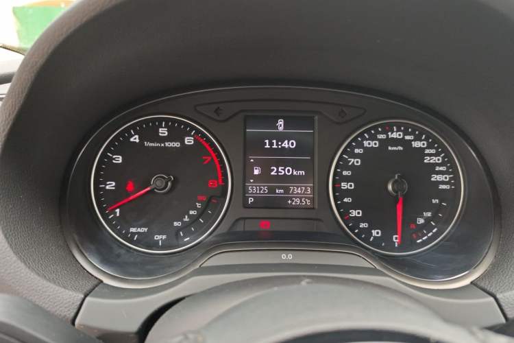 Used Audi A3 2019 Limousine 35 TFSI Fashion Edition China VI Emission Standard Odometer Close Up
