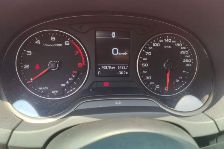 Used Audi A3 2019 Limousine 35 TFSI Ambition China V Odometer Close Up