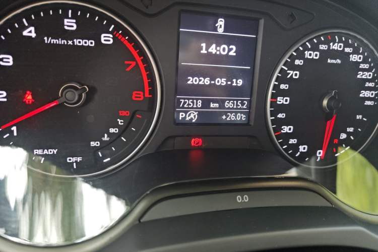 Used Audi A3 2019 Sportback 35 TFSI Fashion Edition China VI Emission Standard Odometer Close Up