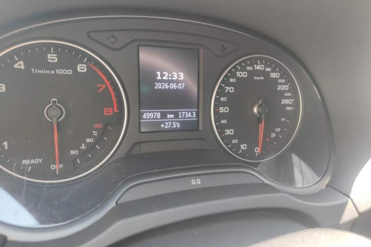 Used Audi A3 2019 Limousine 35 TFSI Style Edition China VI Emission Standard Odometer Close Up
