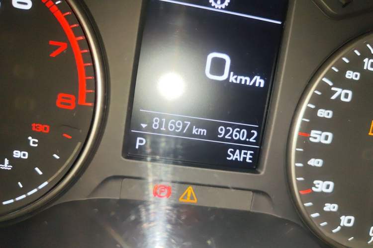 Used Audi A3 2019 Limousine 35 TFSI Fashion Edition China VI Emission Standard Odometer Close Up