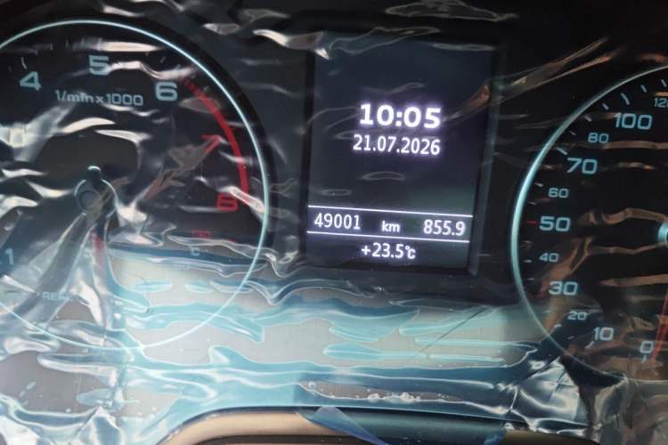 Used Audi A3 2019 Limousine 35 TFSI Style Edition China VI Emission Standard Odometer Close Up