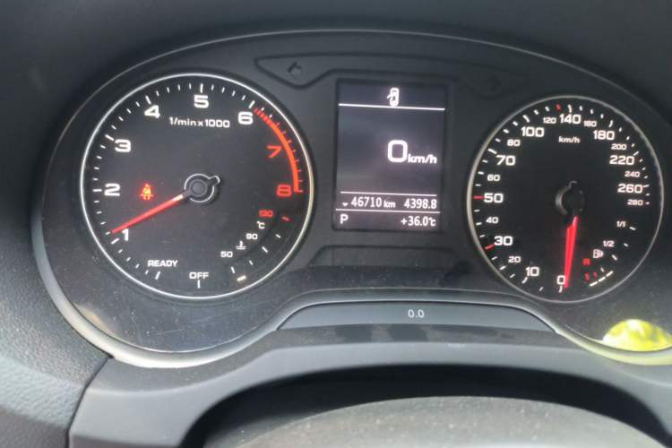 Used Audi A3 2019 Limousine 35 TFSI Ambition China VI Odometer Close Up