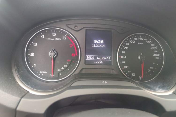 Used Audi A3 2019 Sportback 35 TFSI Fashion Edition China VI Emission Standard Odometer Close Up