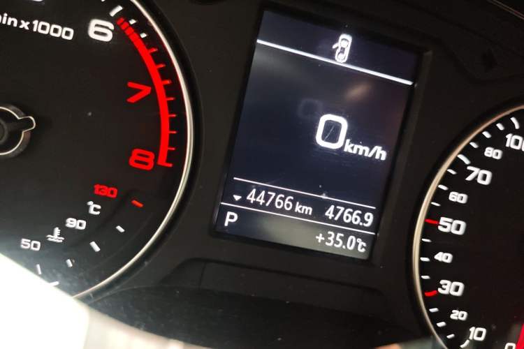 Used Audi A3 2019 Limousine 35 TFSI Ambition China VI Odometer Close Up