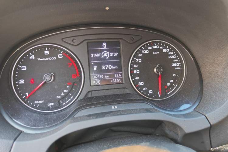 Used Audi A3 2019 Limousine 35 TFSI Style Edition China VI Emission Standard Odometer Close Up