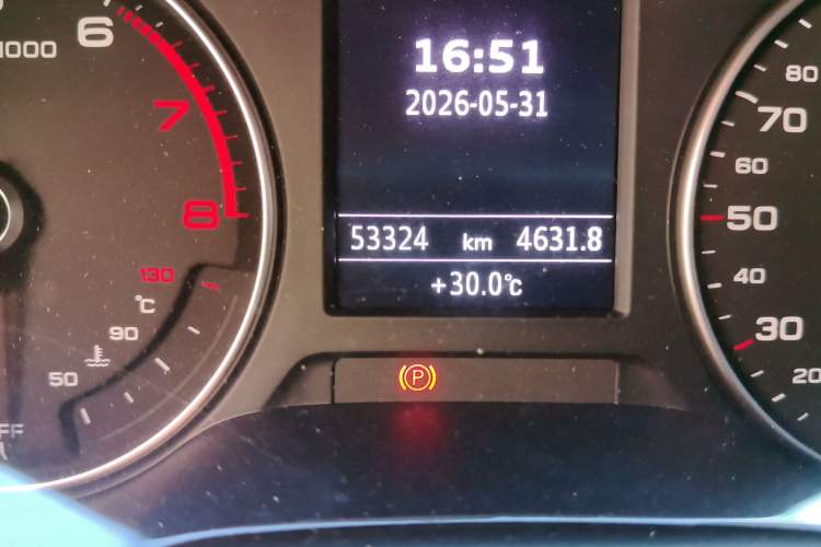 Used Audi A3 2019 Limousine 35 TFSI Fashion Edition China VI Emission Standard Odometer Close Up
