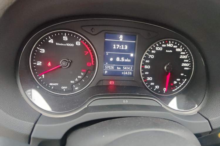 Used Audi A3 2019 Limousine 35 TFSI Ambition China V Odometer Close Up