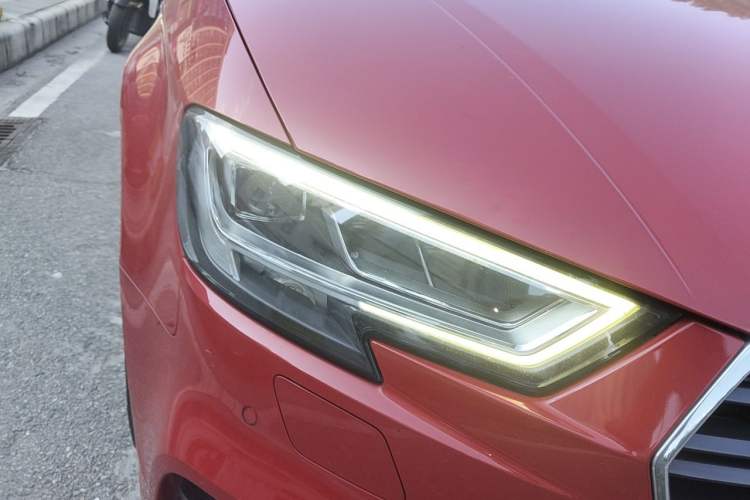Used Audi A3 2019 Limousine 35 TFSI Fashion Edition China VI Emission Standard Right Front Headlight