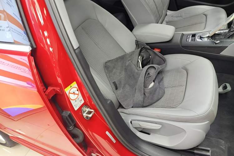 Used Audi A3 2019 Sportback 35 TFSI Fashion Edition China VI Emission Standard Right Front Seat