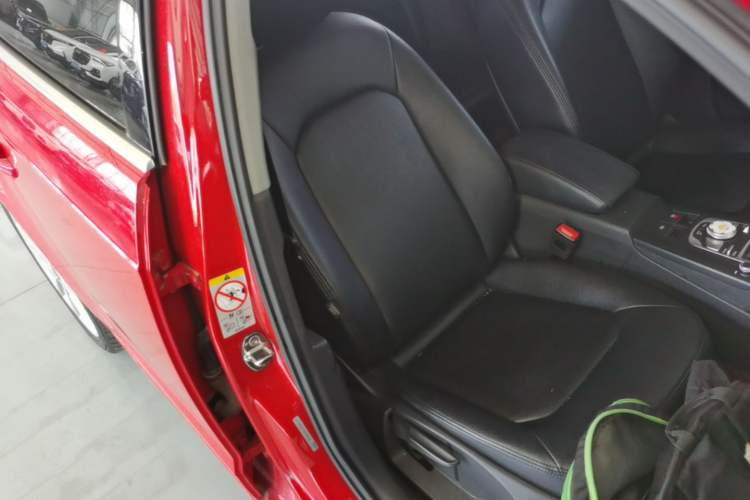 Used Audi A3 2019 Sportback 35 TFSI Ambition China VI Right Front Seat