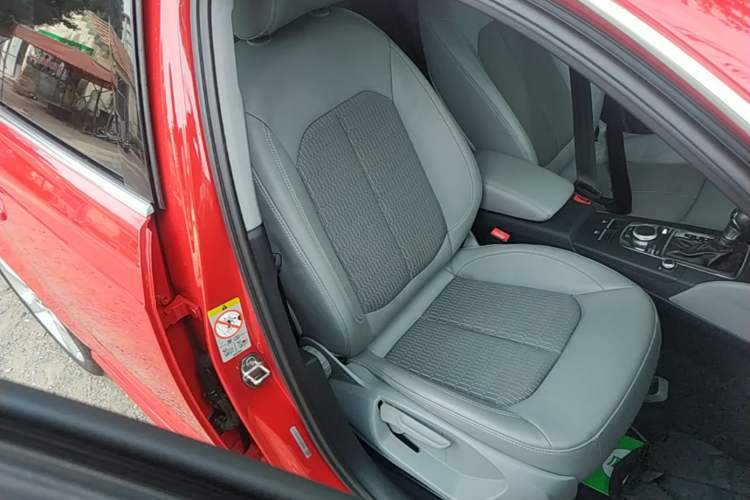Used Audi A3 2019 Sportback 35 TFSI Fashion Edition China VI Emission Standard Right Front Seat