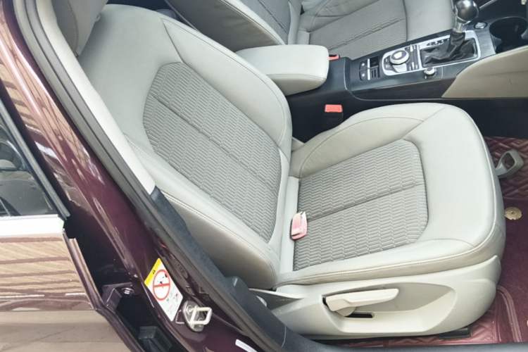 Used Audi A3 2019 Limousine 35 TFSI Fashion Edition China VI Emission Standard Right Front Seat