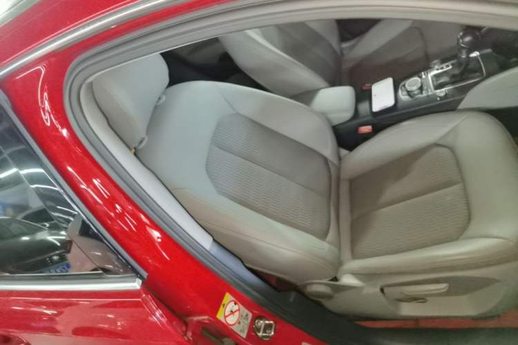 Used Audi A3 2019 Sportback 35 TFSI Fashion Edition China VI Emission Standard Right Front Seat
