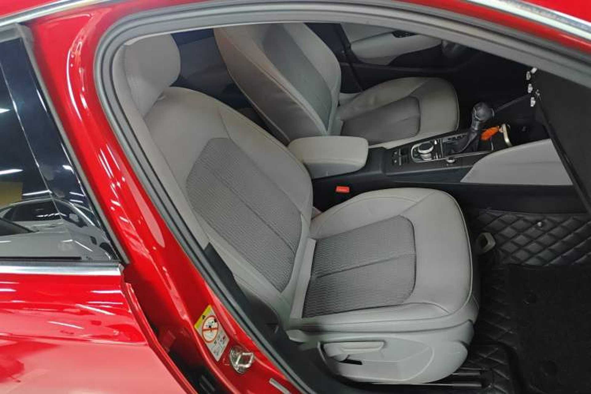 Used Audi A3 2019 Sportback 35 TFSI Fashion Edition China VI Emission Standard Right Front Seat