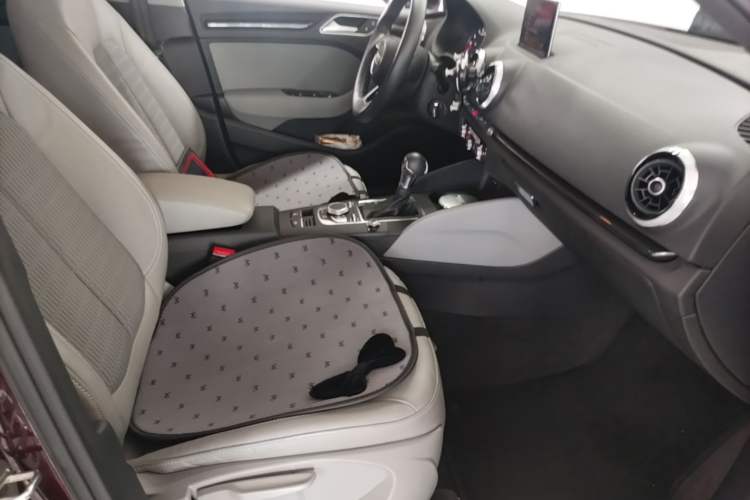 Used Audi A3 2019 Sportback 35 TFSI Fashion Edition China VI Emission Standard Right Front Seat