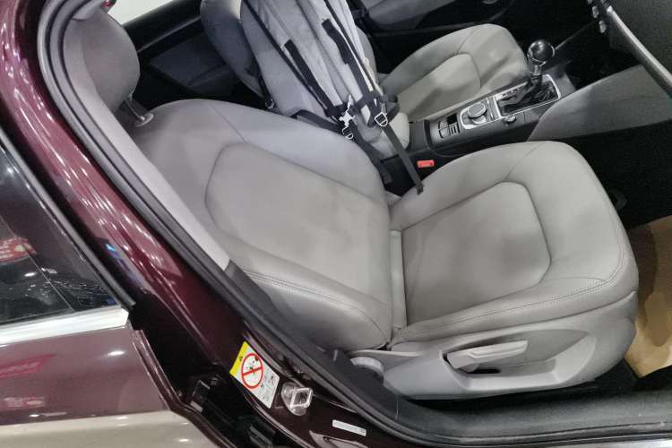 Used Audi A3 2019 Limousine 35 TFSI Ambition China VI Right Front Seat