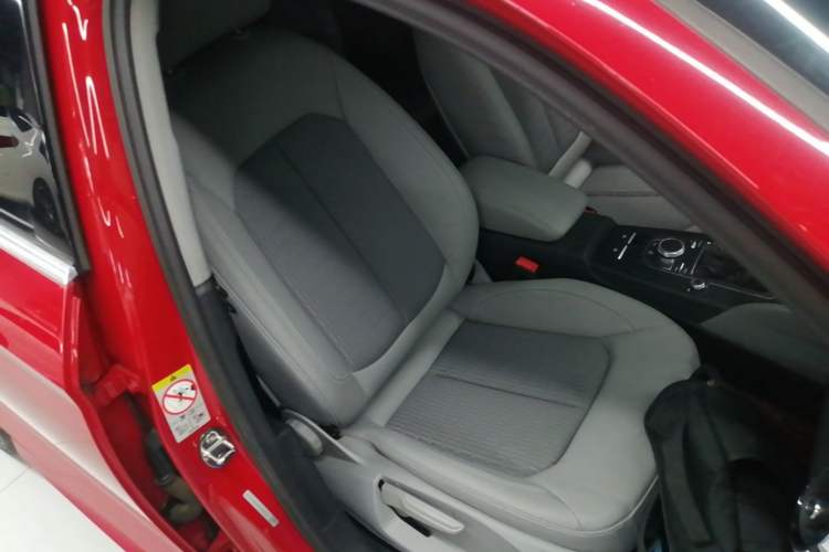 Used Audi A3 2019 Limousine 35 TFSI Fashion Edition China VI Emission Standard Right Front Seat